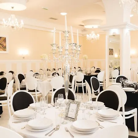 Palace 4*